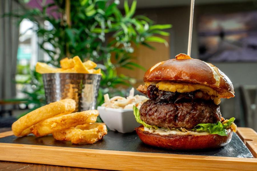 The Plough Inn Llandeilo Εξωτερικό φωτογραφία